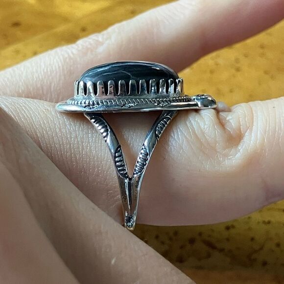 Genuine White Buffalo Sterling Silver Horseshoe Ring Size 7 - Picture 3 of 9